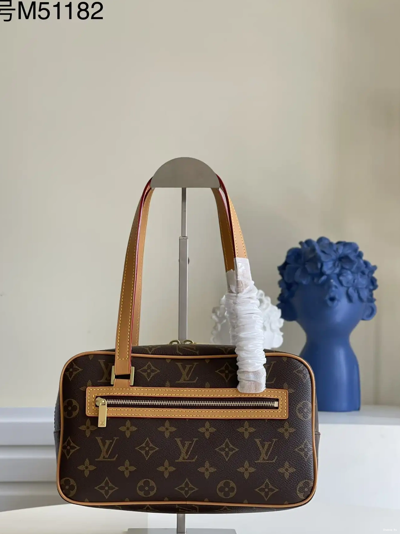 CITE LOUIS VUITTON 0531